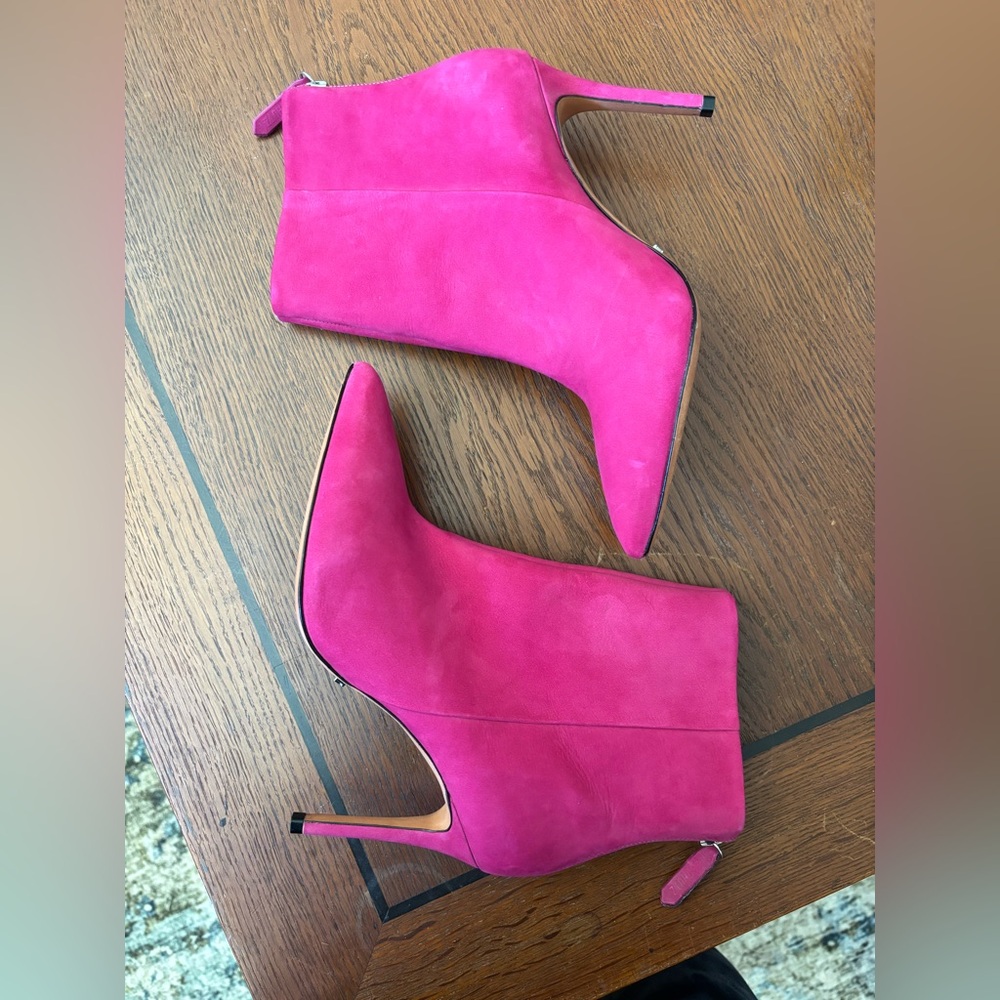 SCHUTZ Fuchsia Pointed-Toe Suede Ankle Boots Size 7.5 - Picture 2 of 11